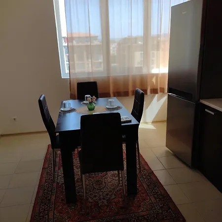 ред хаус Apartment *