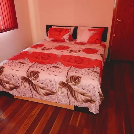 ред хаус Apartment Sunny Beach