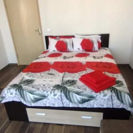 ред хаус Apartment Sunny Beach